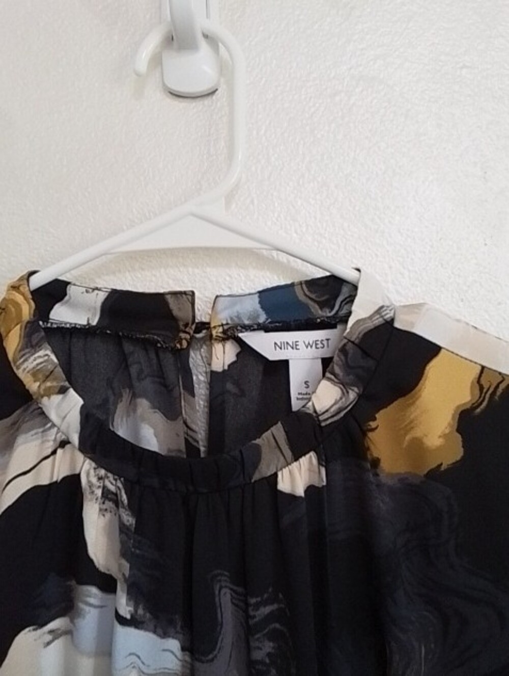 Nine West Long Sleeve Ruffled Hem Dress in Black, White & Gold Swirl - Picture 2 of 5